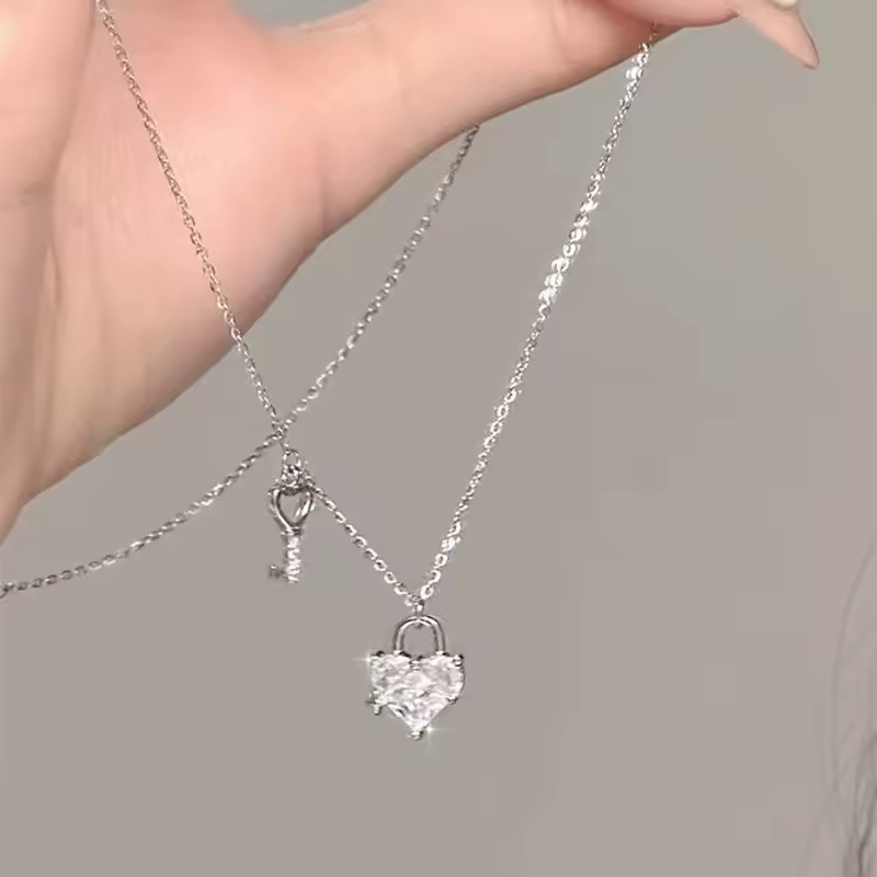 Silver-tone heart and key necklace, image 2